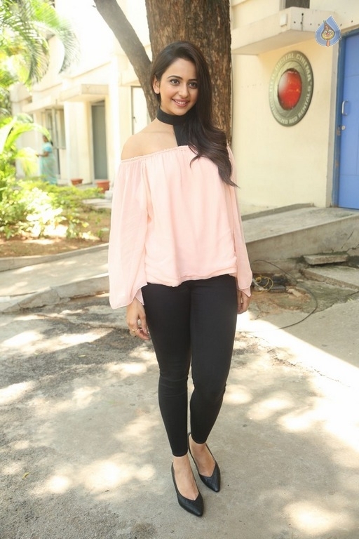 Rakul Preet Singh New Images - 21 / 21 photos