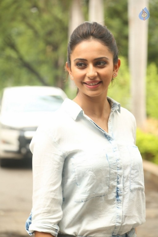 Rakul Preet Singh New Photos - 35 / 35 photos