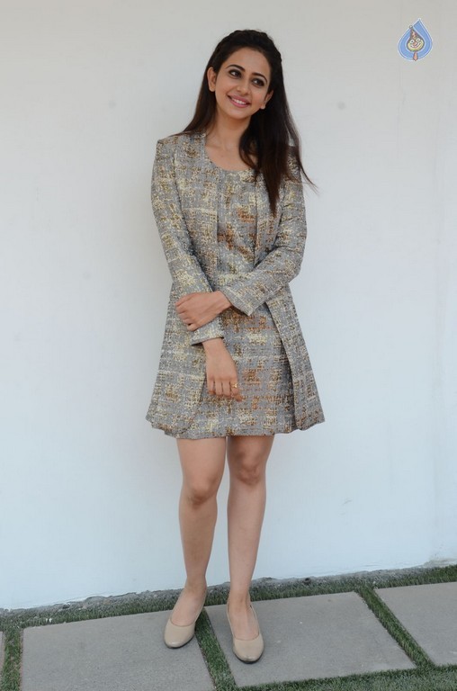Rakul Preet Singh New Photos - 36 / 52 photos
