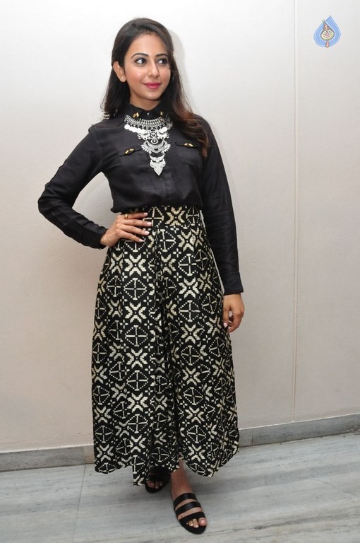 Rakul Preet Singh New Photos - 4 / 42 photos