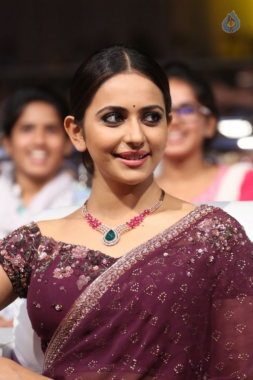 Rakul Preet Singh New Photos - 13 / 34 photos