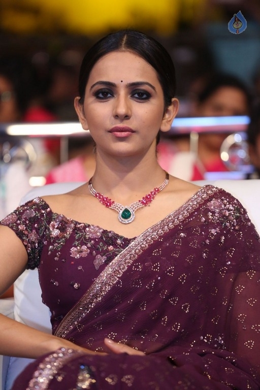 Rakul Preet Singh New Photos - 17 / 34 photos