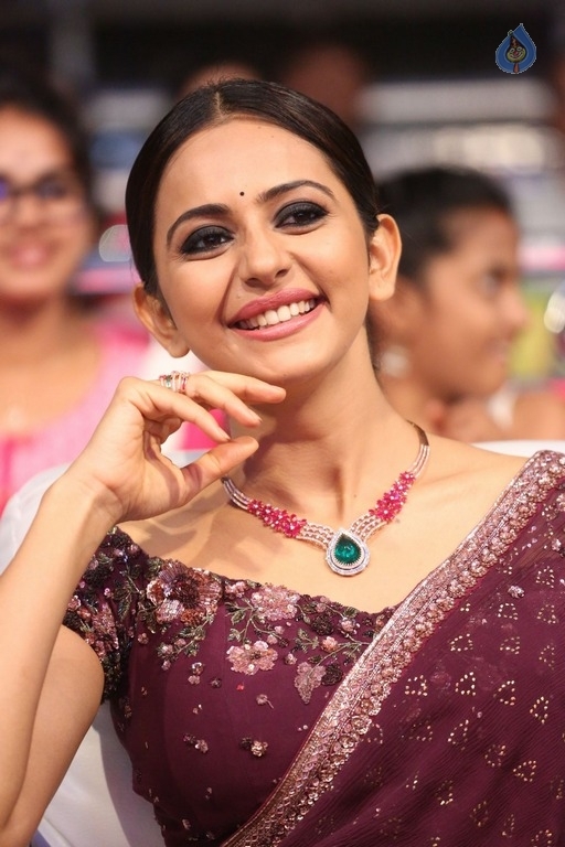 Rakul Preet Singh New Photos - 19 / 34 photos
