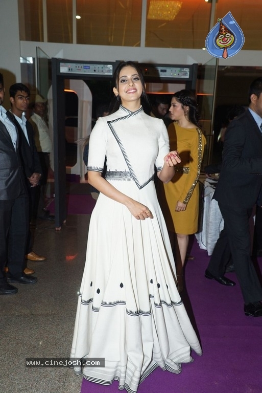 Rakul Preet Singh Photos - 17 / 21 photos