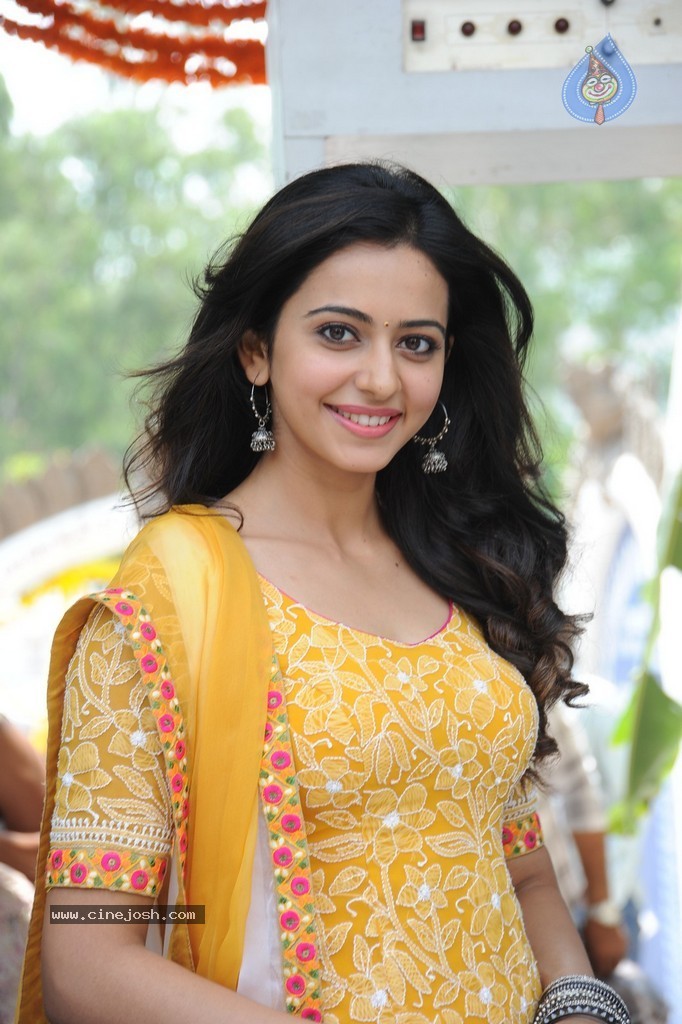 Rakul Preeth Singh Latest Photos - 17 / 66 photos