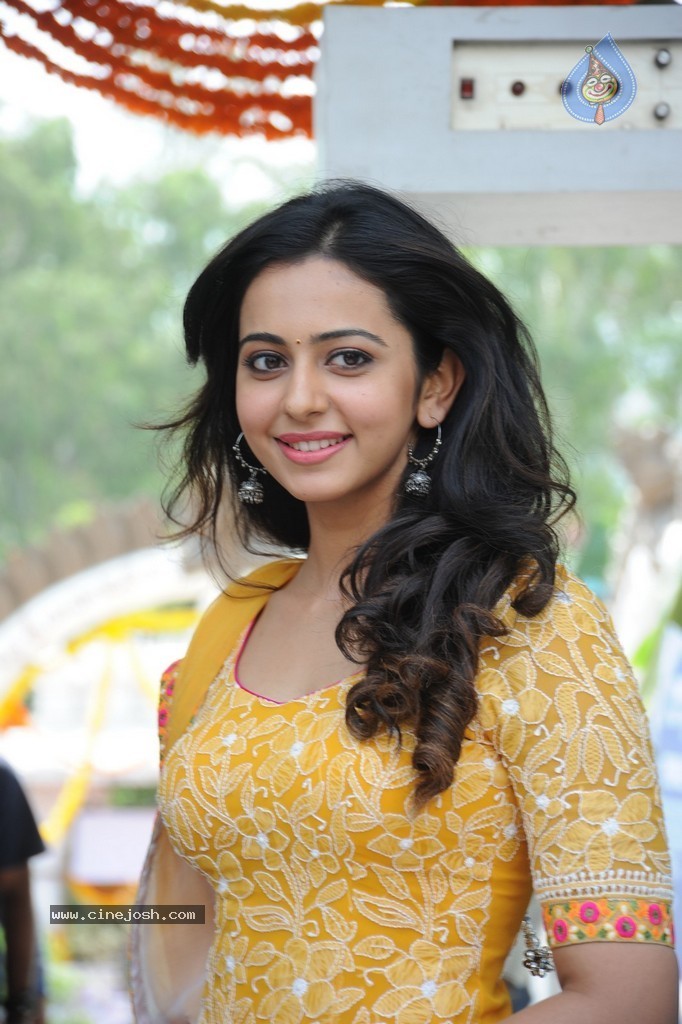 Rakul Preeth Singh Latest Photos - 33 / 66 photos
