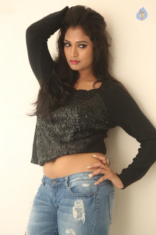 Ramya New Photos - 37 / 50 photos