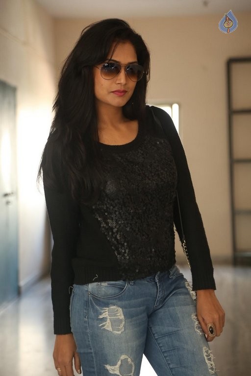 Ramya New Photos - 43 / 50 photos