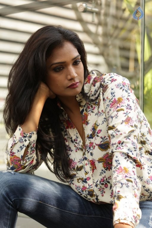 Ramya New Pics - 8 / 40 photos