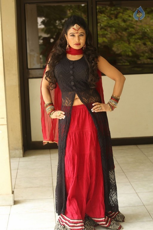 Ramya Sri New Images - 11 / 57 photos