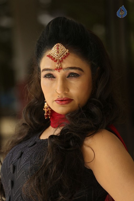 Ramya Sri New Images - 13 / 57 photos