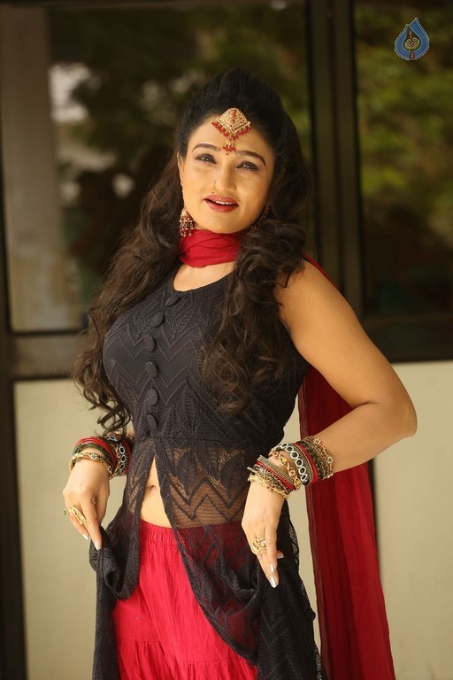 Ramya Sri New Images - 28 / 57 photos