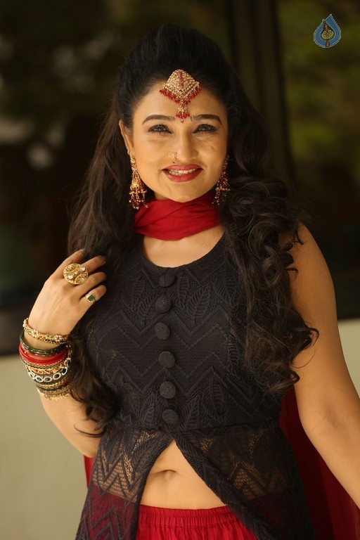 Ramya Sri New Images - 37 / 57 photos