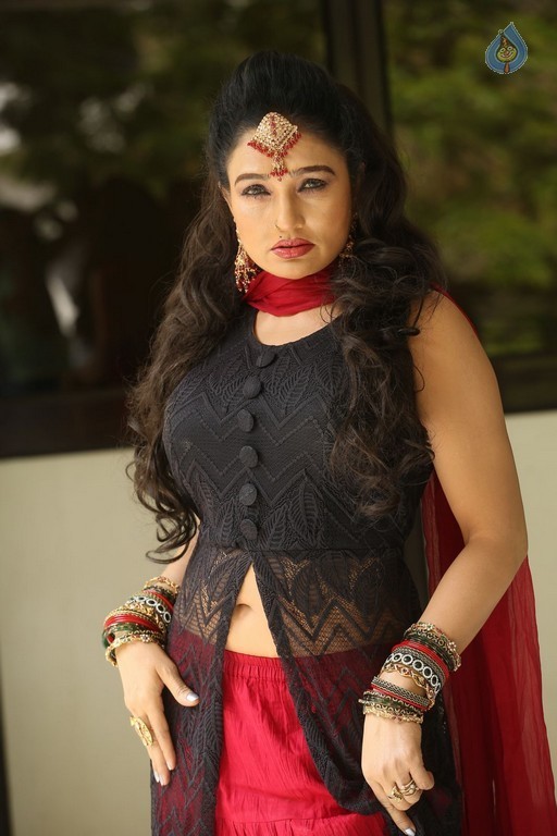 Ramya Sri New Images - 38 / 57 photos