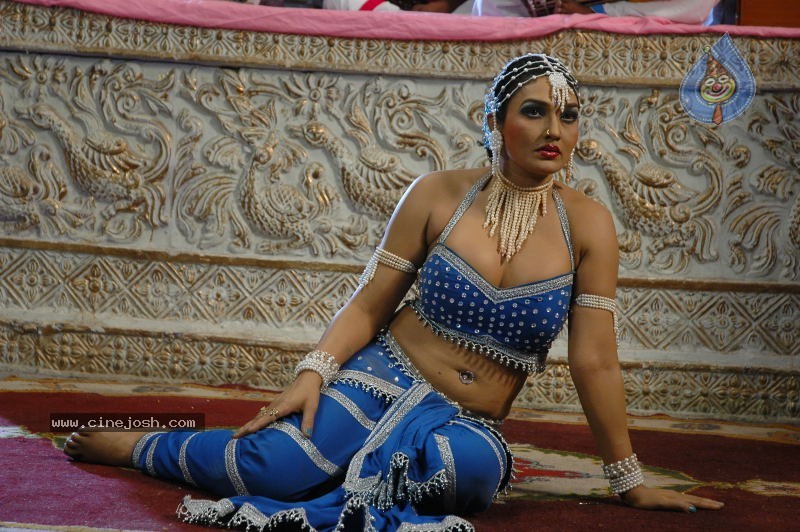 Ramya Sri Spicy Photo Gallery - 1 / 50 photos