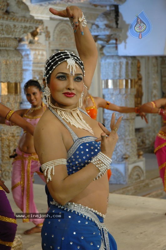 Ramya Sri Spicy Photo Gallery - 24 / 50 photos