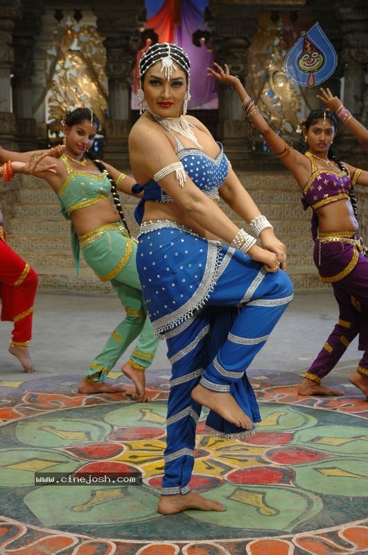 Ramya Sri Spicy Photo Gallery - 27 / 50 photos