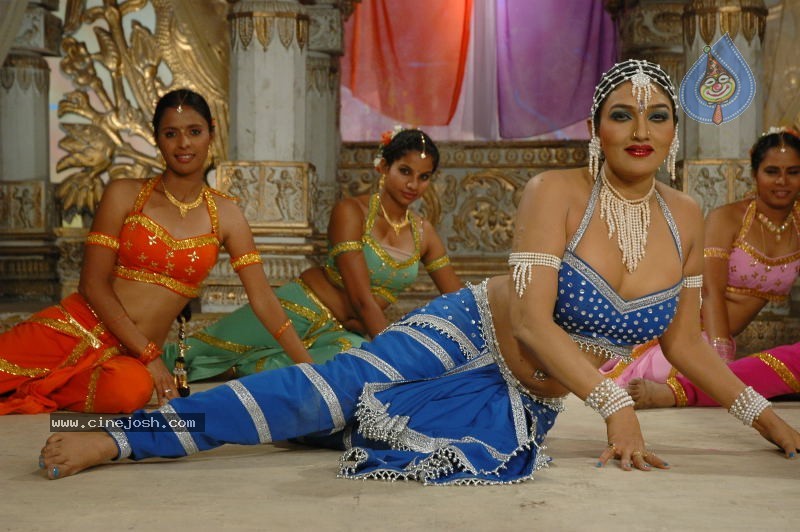 Ramya Sri Spicy Photo Gallery - 28 / 50 photos