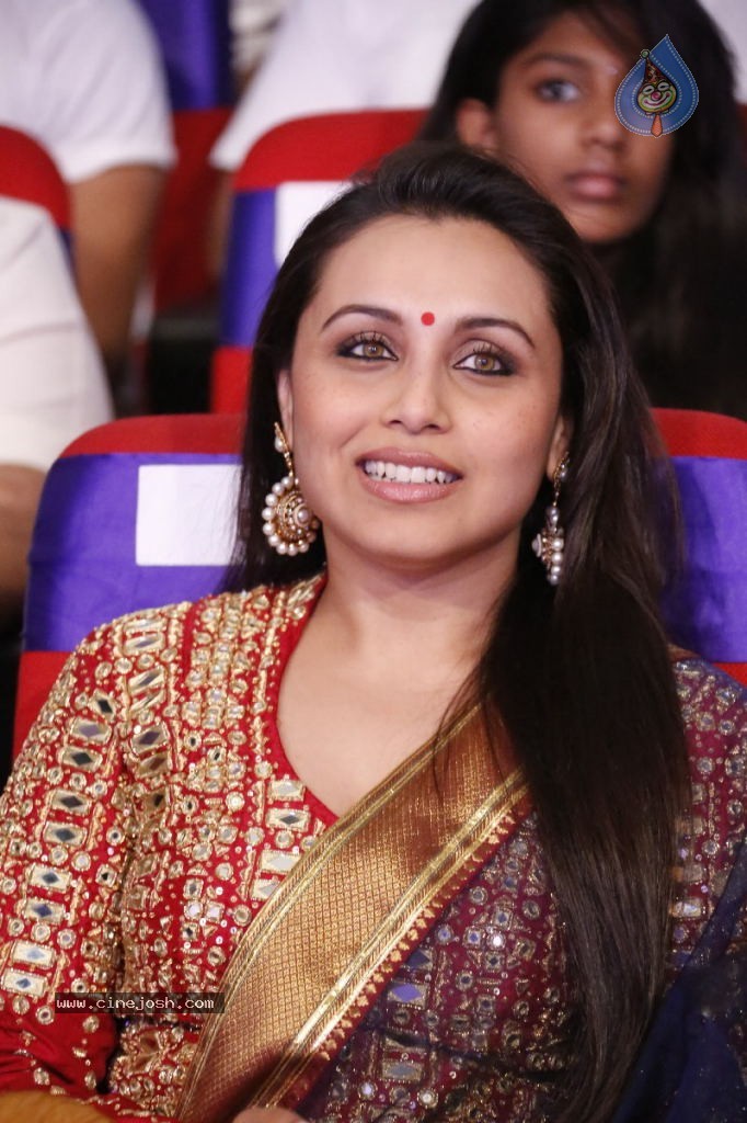 Rani Mukherjee New Gallery - 38 / 38 photos