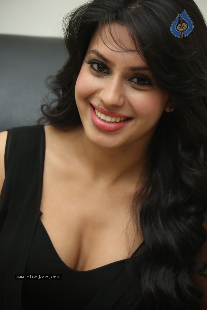 Ranya New Photos - 15 / 81 photos