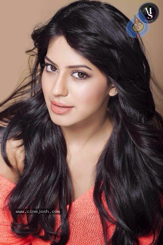 Ranya Photoshoot Photos - 5 / 18 photos