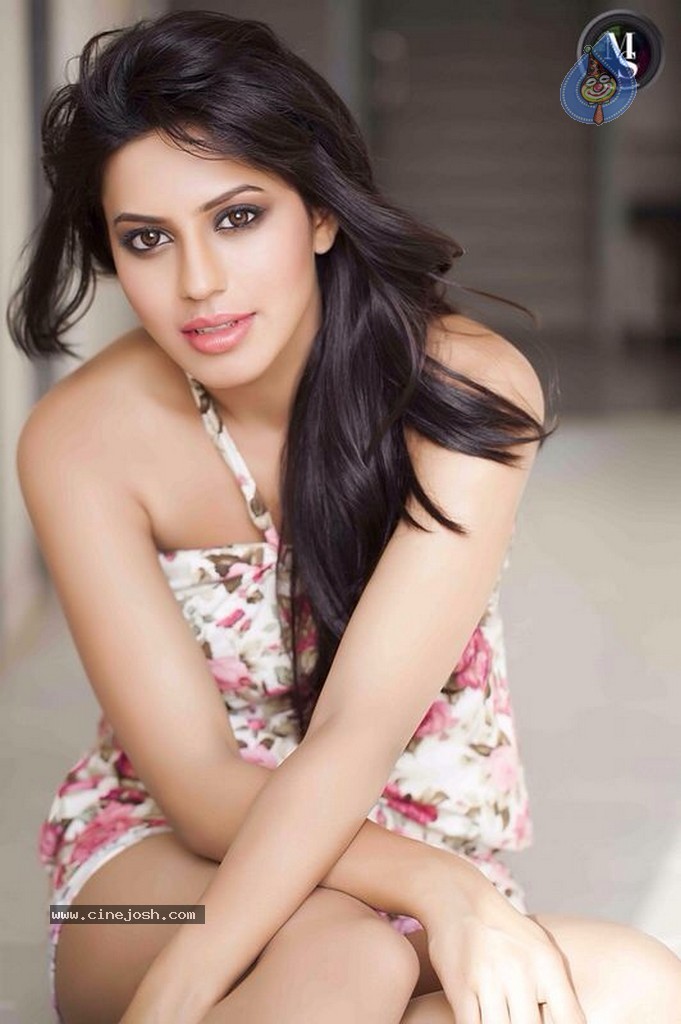 Ranya Stills - 5 / 9 photos