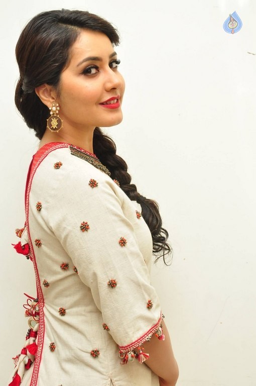 Rashi Khanna at Supreme Audio Launch - 8 / 50 photos