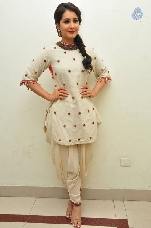 Rashi Khanna at Supreme Audio Launch - 13 / 50 photos