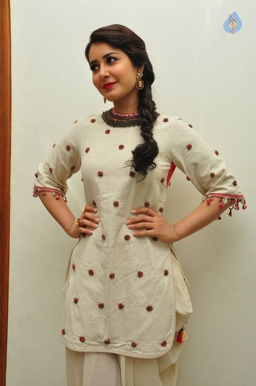 Rashi Khanna at Supreme Audio Launch - 29 / 50 photos