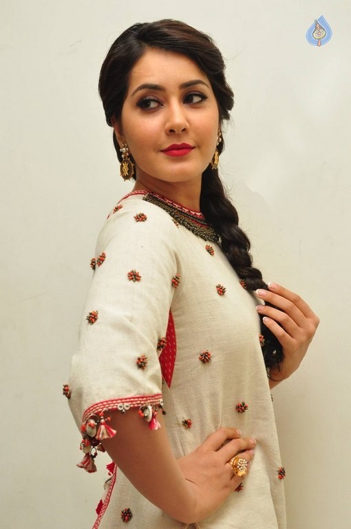 Rashi Khanna at Supreme Audio Launch - 32 / 50 photos