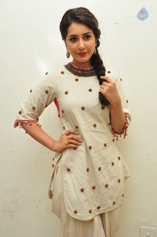Rashi Khanna at Supreme Audio Launch - 34 / 50 photos