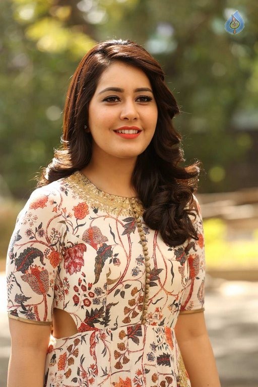 Rashi Khanna Latest Photos - 6 / 54 photos