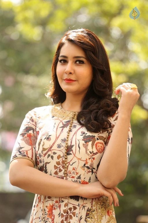 Rashi Khanna Latest Photos - 17 / 54 photos