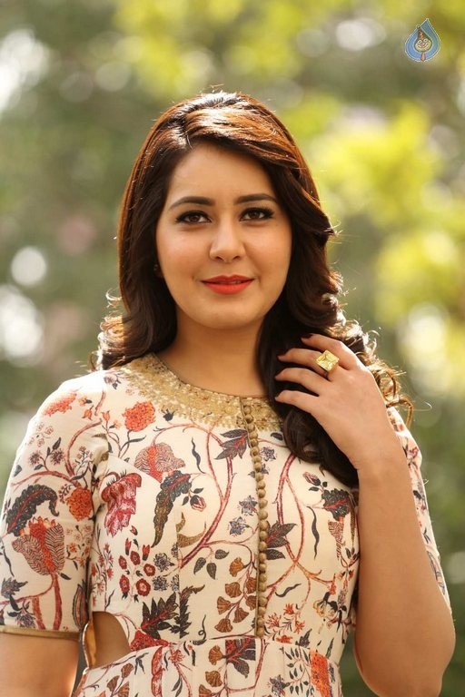 Rashi Khanna Latest Photos - 23 / 54 photos