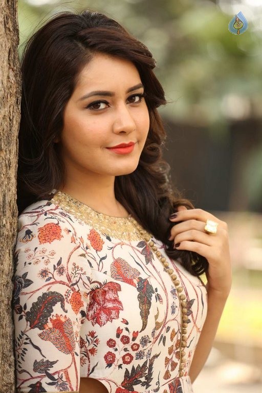 Rashi Khanna Latest Photos - 33 / 54 photos