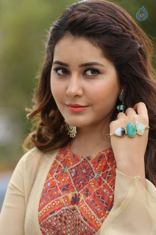 Rashi Khanna Latest Photos - 15 / 63 photos