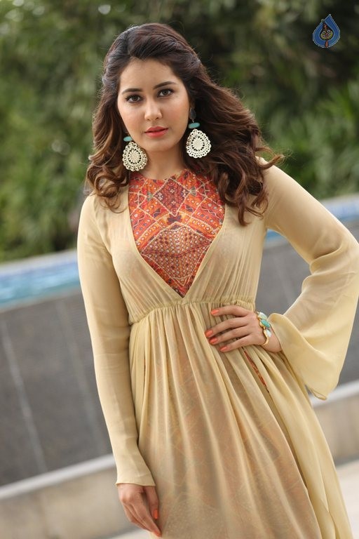 Rashi Khanna Latest Photos - 23 / 63 photos