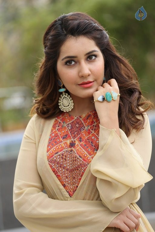 Rashi Khanna Latest Photos - 30 / 63 photos