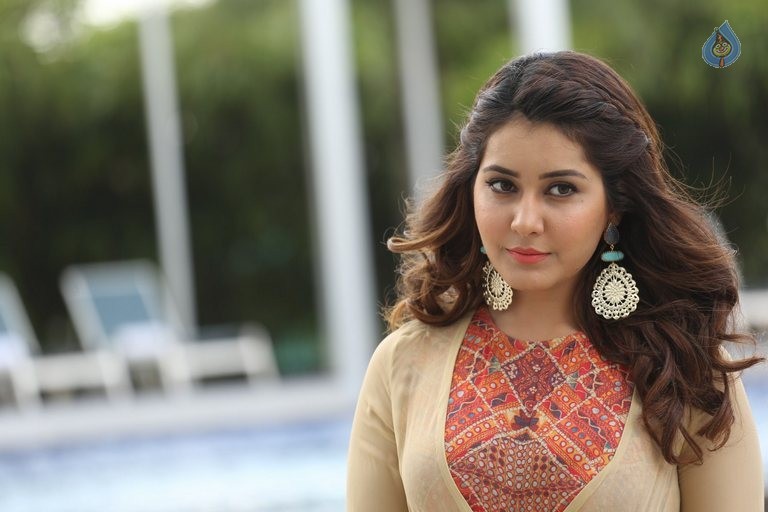 Rashi Khanna Latest Photos - 31 / 63 photos