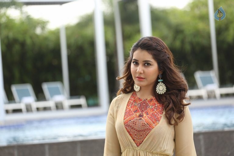 Rashi Khanna Latest Photos - 32 / 63 photos