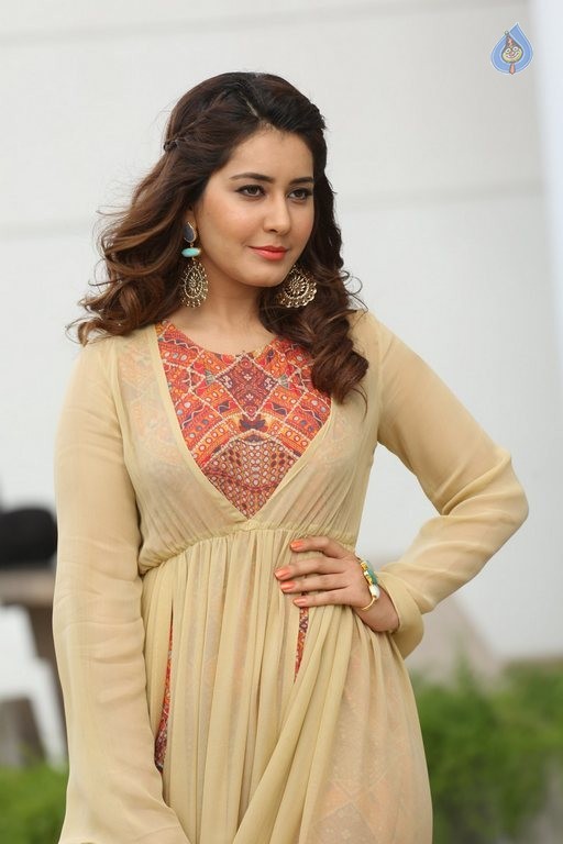 Rashi Khanna Latest Photos - 33 / 63 photos