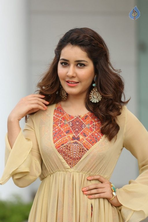 Rashi Khanna Latest Photos - 34 / 63 photos