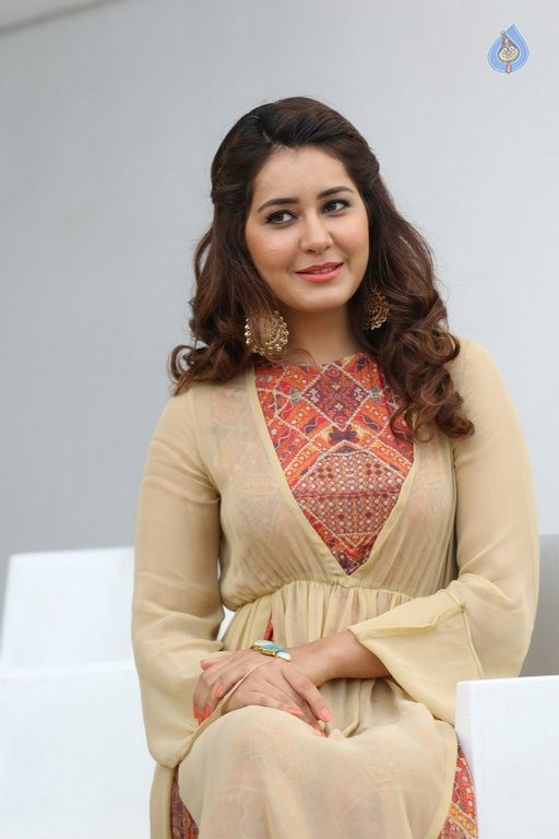 Rashi Khanna Latest Photos - 35 / 63 photos