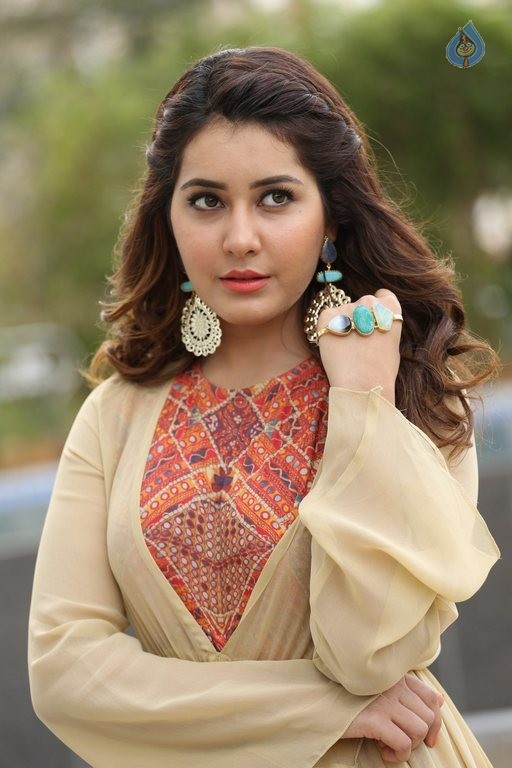Rashi Khanna Latest Photos - 36 / 63 photos
