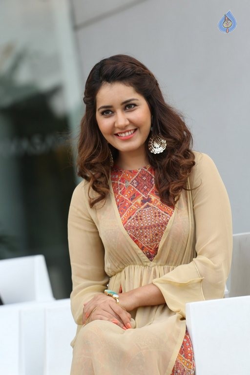 Rashi Khanna Latest Photos - 42 / 63 photos