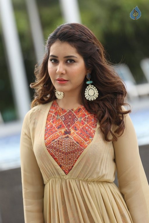 Rashi Khanna Latest Photos - 43 / 63 photos