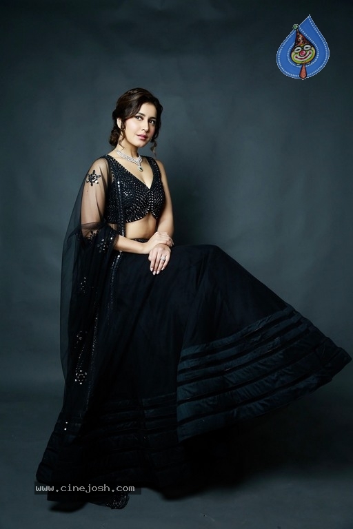 Rashi Khanna Latest Pics - 7 / 14 photos