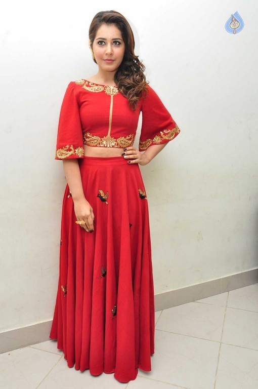 Rashi Khanna New Images - 5 / 41 photos