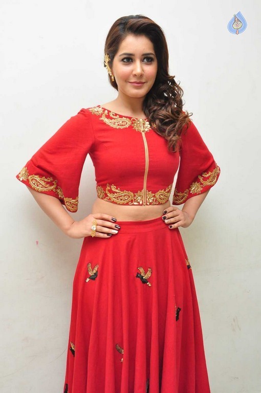 Rashi Khanna New Images - 22 / 41 photos
