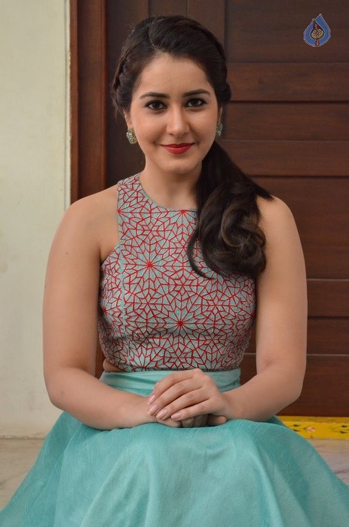 Rashi Khanna New Photos - 32 / 82 photos